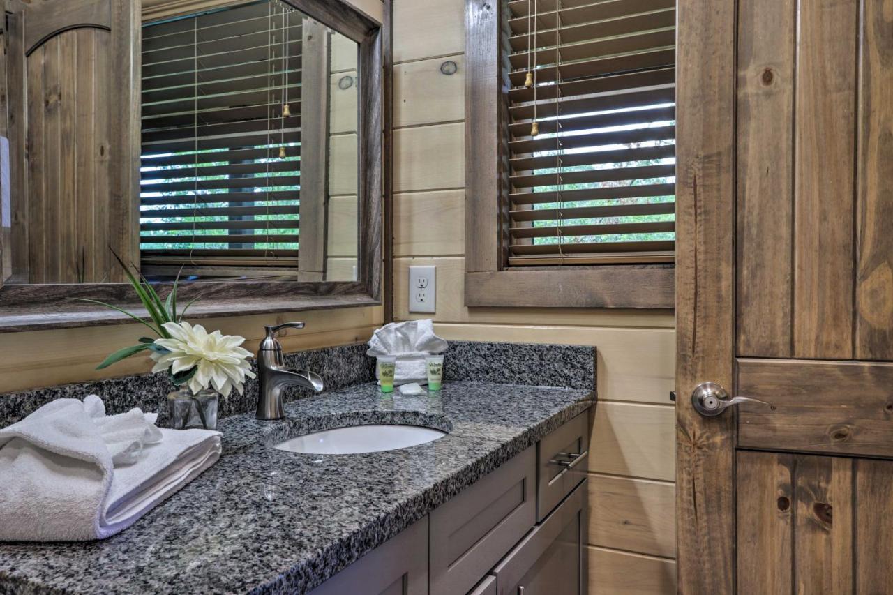 Smoky Cove Retreat With Private Hot Tub And Deck! Villa Sevierville Buitenkant foto