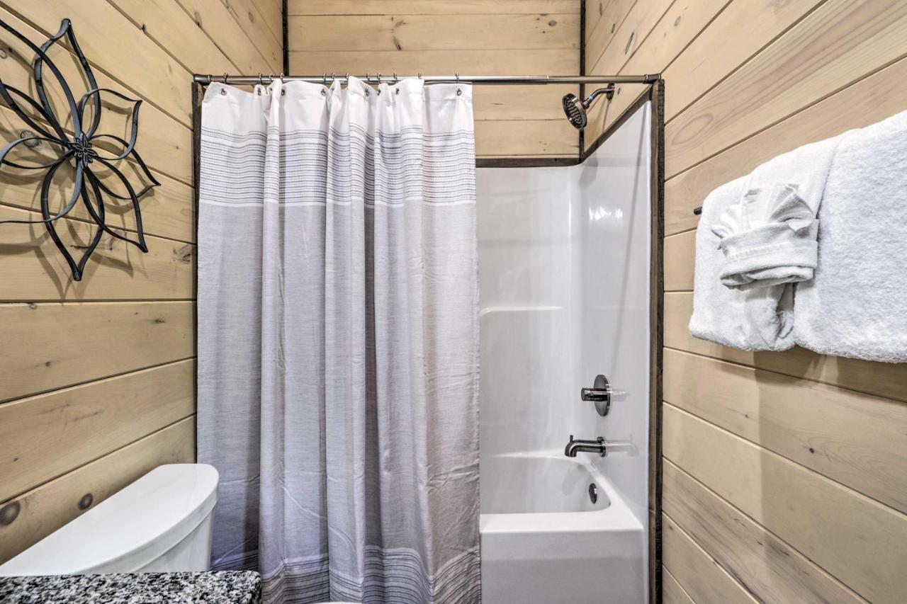 Smoky Cove Retreat With Private Hot Tub And Deck! Villa Sevierville Buitenkant foto